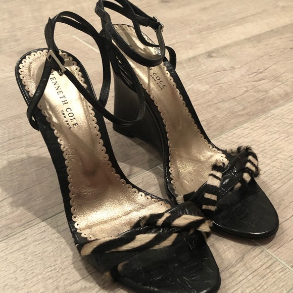 Kenneth Cole wedge sandals - Picture 1 of 5